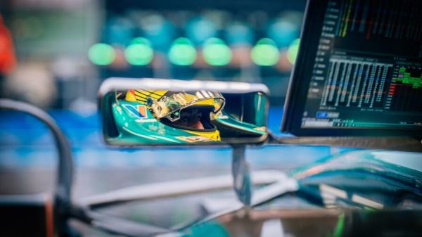 Бывший гонщик Toro Rosso: Алонсо станет чемпионом, если Ньюи перейдёт в Aston Martin